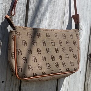 Dooney & Bourke: Med. Size Tan/Brown Logo Wrislet